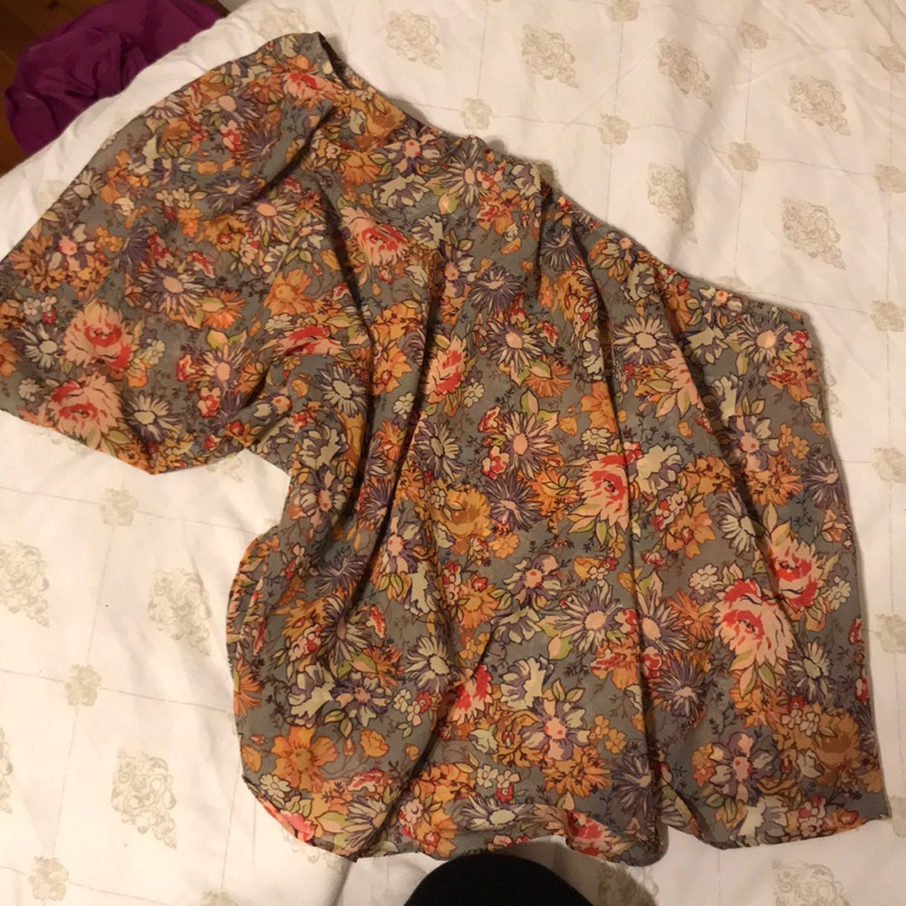 One shoulder top